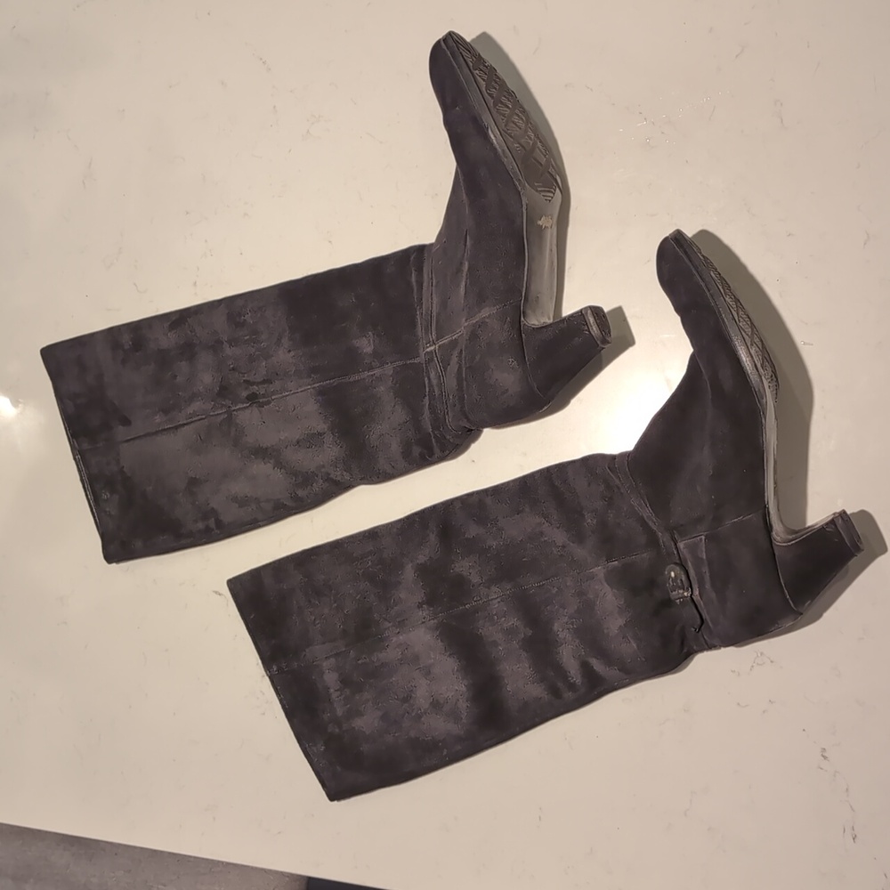 Chic Black Heeled Boots for Women